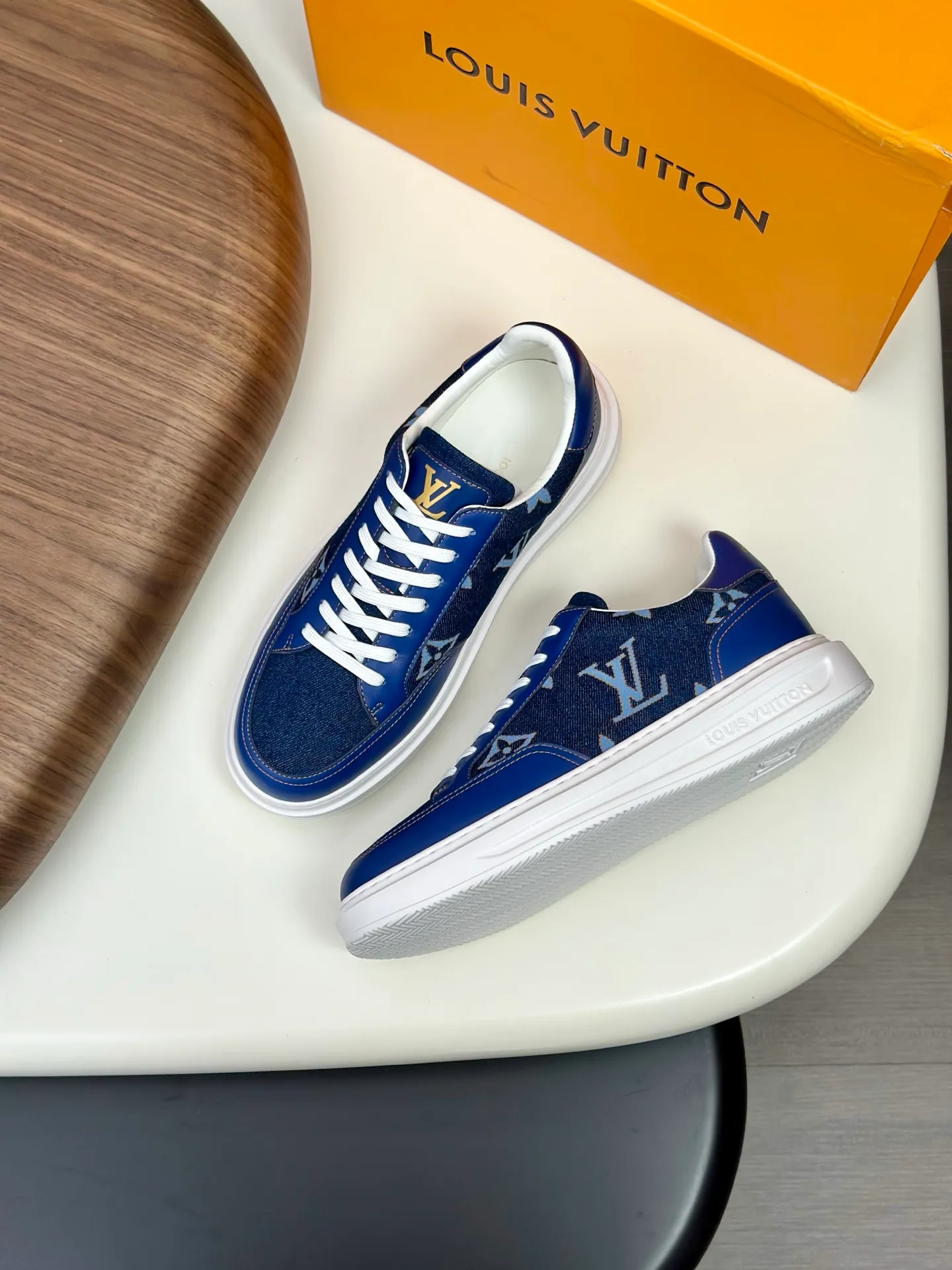 Men's shoes 💰740 Lv 🔍Top purchasing agent Louis Vuitton, sports sneakers counter synchronization, uppers imported from Italy, high-quality splicing colorful complex crafts, imported mesh pads are soft and comfortable, soles: original factory special soles, T men's shoes 💰U exclusive activity molded soles super comfortable, original factory and single goods, high quality, welcome to compare, code number 38-44 (customized 45 46)